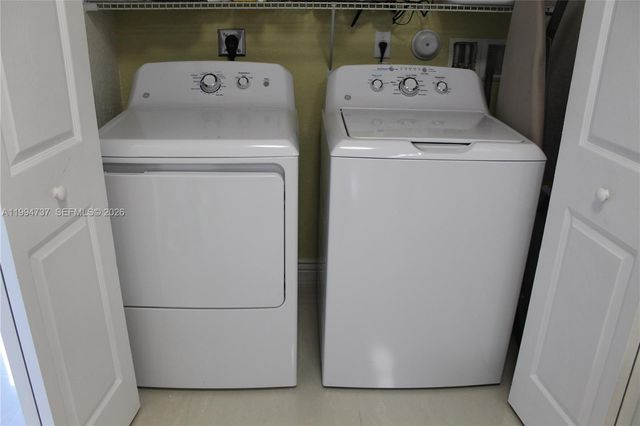 15580 SW 176th Ter, Miami, FL 33187