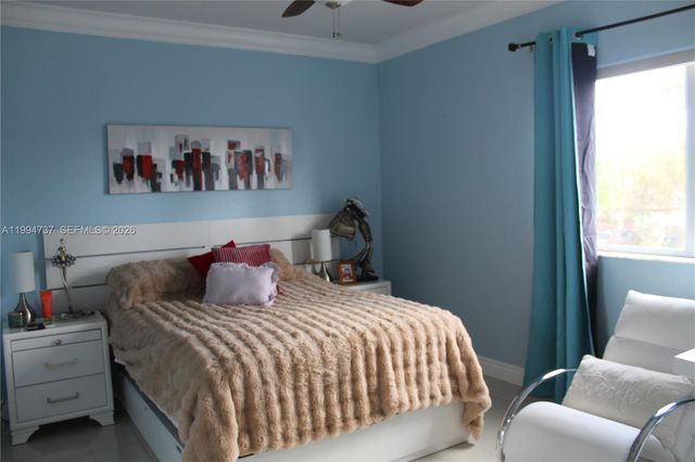 15580 SW 176th Ter, Miami, FL 33187