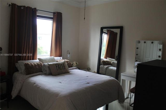 15580 SW 176th Ter, Miami, FL 33187