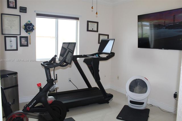 15580 SW 176th Ter, Miami, FL 33187