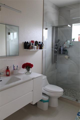 15580 SW 176th Ter, Miami, FL 33187