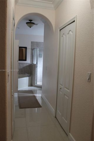 15580 SW 176th Ter, Miami, FL 33187