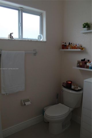 15580 SW 176th Ter, Miami, FL 33187