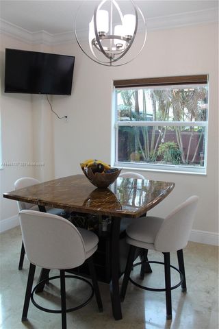 15580 SW 176th Ter, Miami, FL 33187