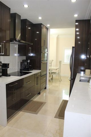 15580 SW 176th Ter, Miami, FL 33187