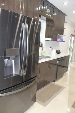 15580 SW 176th Ter, Miami, FL 33187