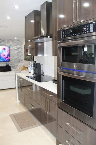 15580 SW 176th Ter, Miami, FL 33187