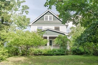 2661 Idlewood Road, Cleveland Heights, OH 44118