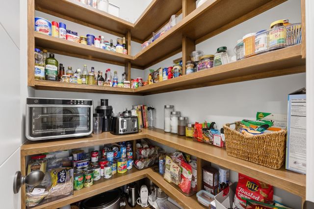 4961 N Emerald, Maize, KS 67101