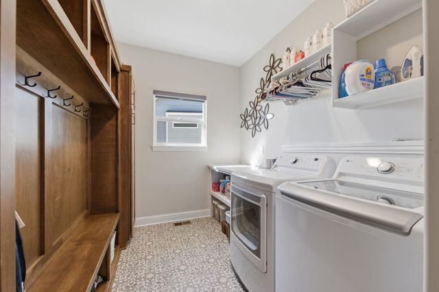 4961 N Emerald, Maize, KS 67101