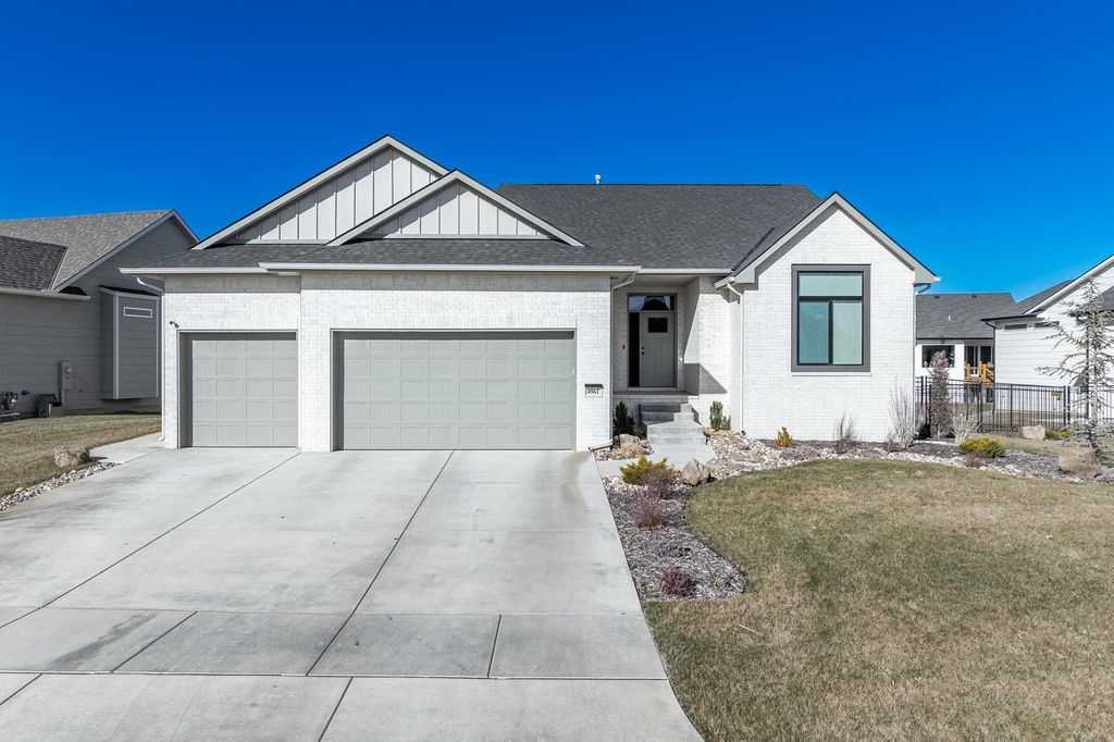 4961 N Emerald, Maize, KS 67101