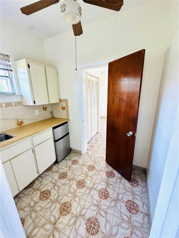 6241 SW 2nd St 6241, Miami, FL 33144