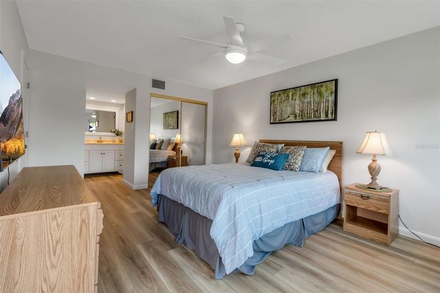 5224 LAKE VILLAGE DRIVE 67, Sarasota, FL 34235