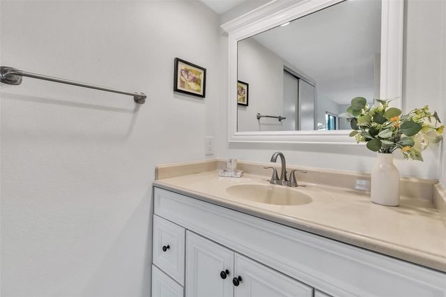 5224 LAKE VILLAGE DRIVE 67, Sarasota, FL 34235