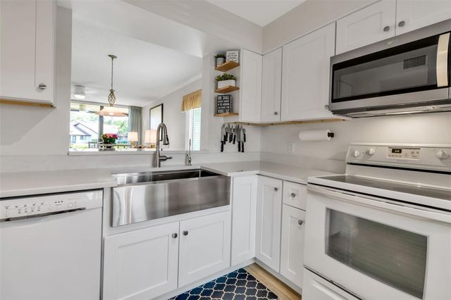 5224 LAKE VILLAGE DRIVE 67, Sarasota, FL 34235