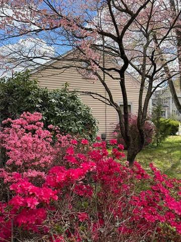 6 Black Rock Rd, Melrose, MA 02176