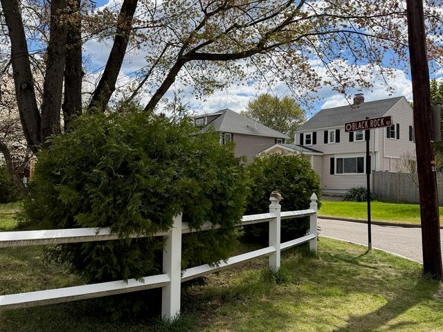 6 Black Rock Rd, Melrose, MA 02176