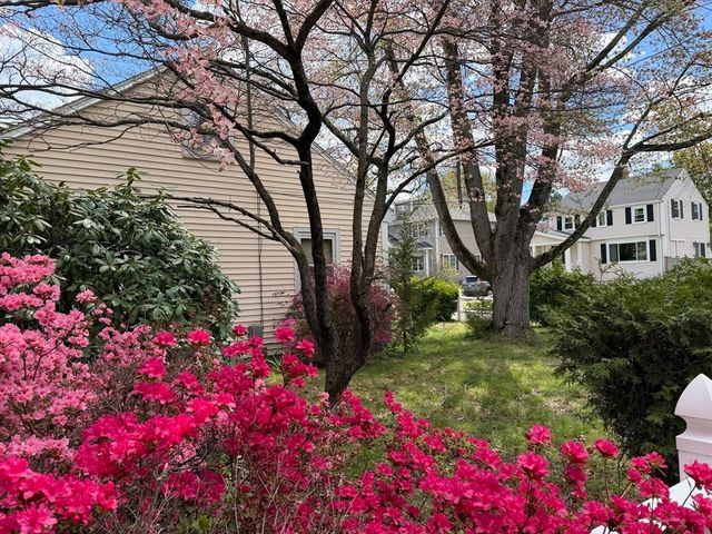 6 Black Rock Rd, Melrose, MA 02176