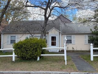 6 Black Rock Rd, Melrose, MA 02176