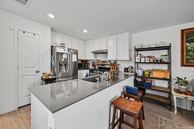 7715 Parish Pl, San Antonio, TX 78253