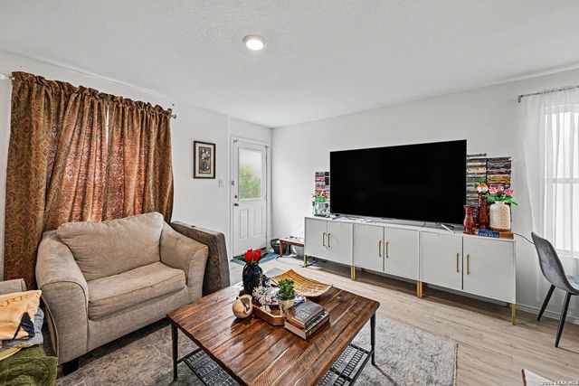 7715 Parish Pl, San Antonio, TX 78253