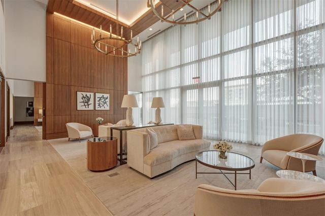 2047 Westcreek Lane 1004, Houston, TX 77027