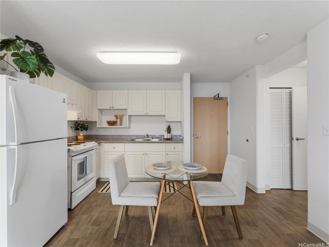 801 South Street 2408, Honolulu, HI 96813