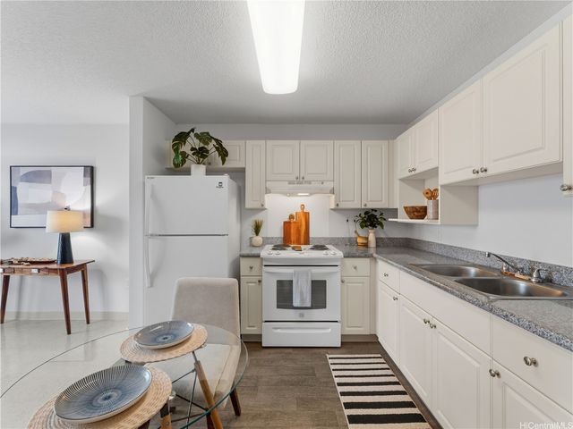 801 South Street 2408, Honolulu, HI 96813