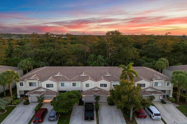 4732 NW 59th Manor Blgd 11, Coconut Creek, FL 33073