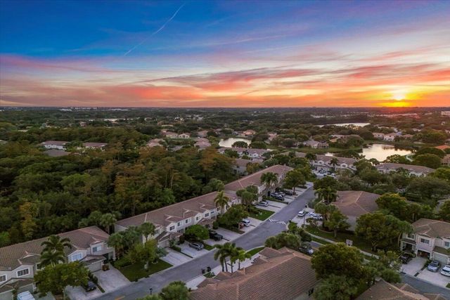 4732 NW 59th Manor Blgd 11, Coconut Creek, FL 33073