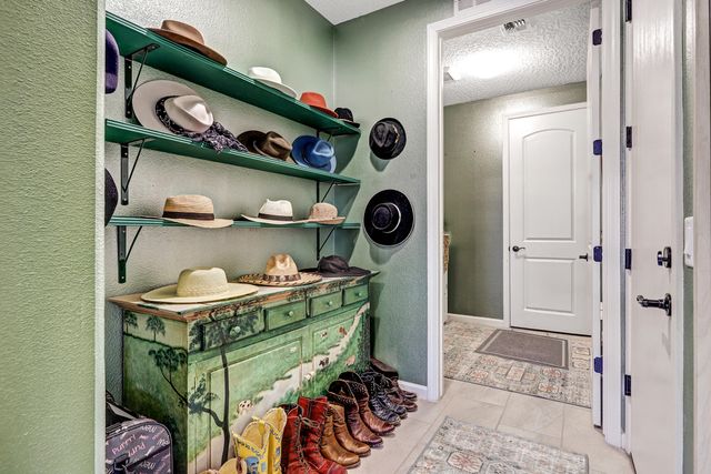 9228 Sugar Creek Lane NW, Albuquerque, NM 87120