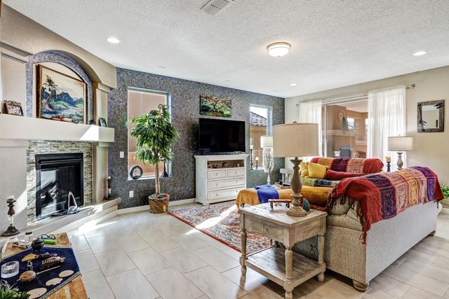 9228 Sugar Creek Lane NW, Albuquerque, NM 87120