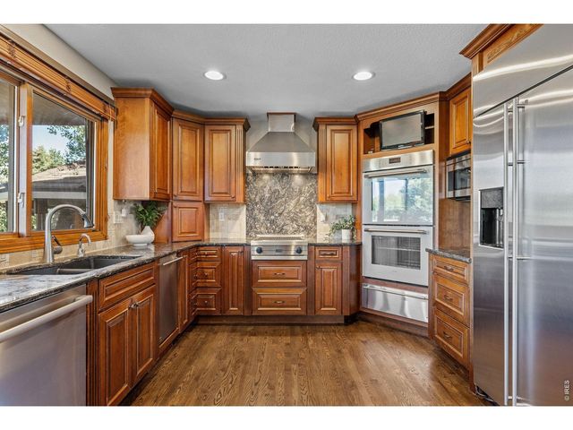 6440 Monarch Park Ct, Niwot, CO 80503