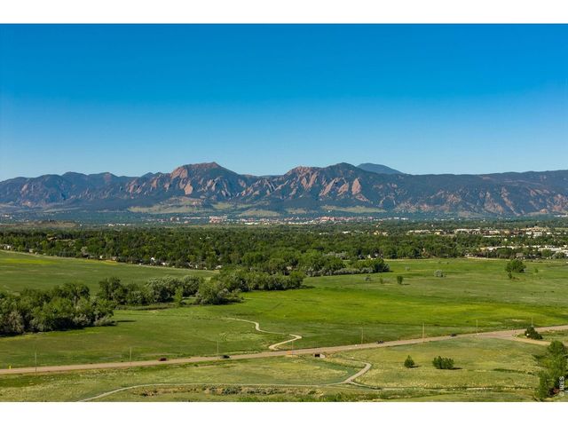 6440 Monarch Park Ct, Niwot, CO 80503