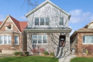 5622 W Pensacola Avenue, Chicago, IL 60634