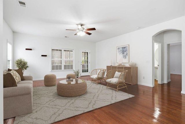 209 Goldfinch Lane, Summerville, SC 29485