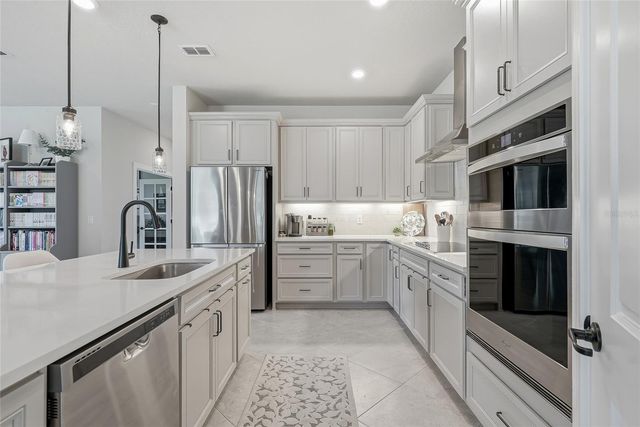 4678 DOVER BLUFF COURT, Valrico, FL 33594