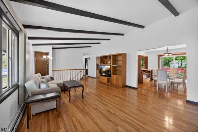 3 Nice Pl, Hopatcong Boro, NJ 07843