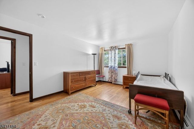 3 Nice Pl, Hopatcong Boro, NJ 07843