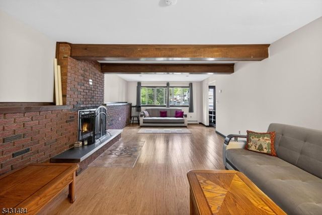 3 Nice Pl, Hopatcong Boro, NJ 07843