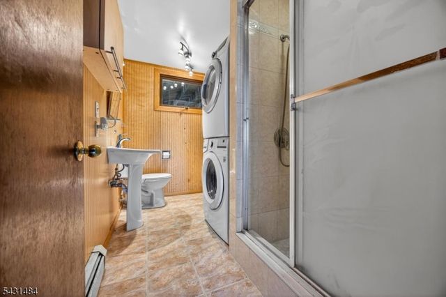 3 Nice Pl, Hopatcong Boro, NJ 07843