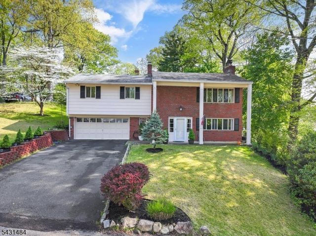 3 Nice Pl, Hopatcong Boro, NJ 07843
