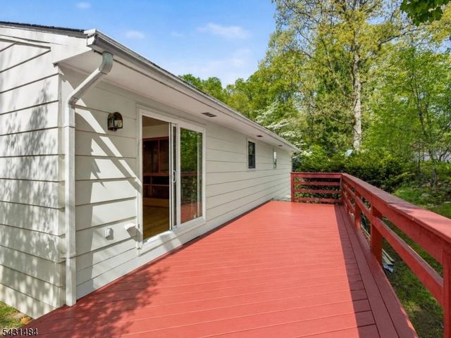 3 Nice Pl, Hopatcong Boro, NJ 07843