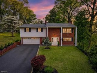 3 Nice Pl, Hopatcong Boro, NJ 07843