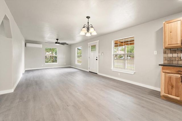 1907 W Oklahoma Avenue, Guthrie, OK 73044