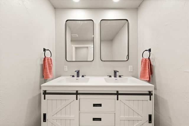 1907 W Oklahoma Avenue, Guthrie, OK 73044