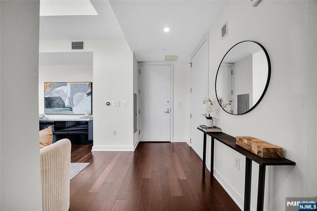 1000 Ave At Port Imperial 102, Weehawken, NJ 07086