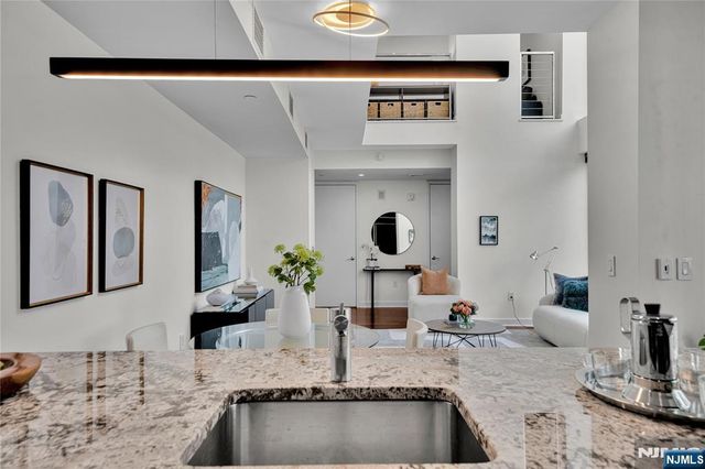 1000 Ave At Port Imperial 102, Weehawken, NJ 07086