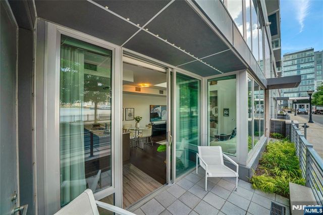 1000 Ave At Port Imperial 102, Weehawken, NJ 07086