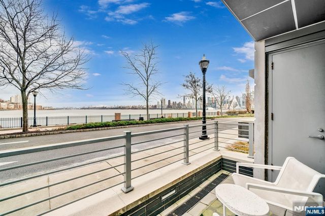 1000 Ave At Port Imperial 102, Weehawken, NJ 07086